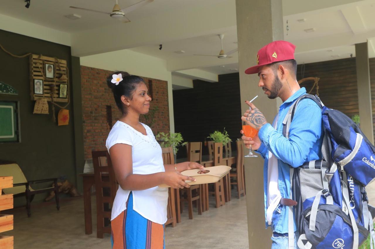 Hotel Riverrina Negombo Exterior foto