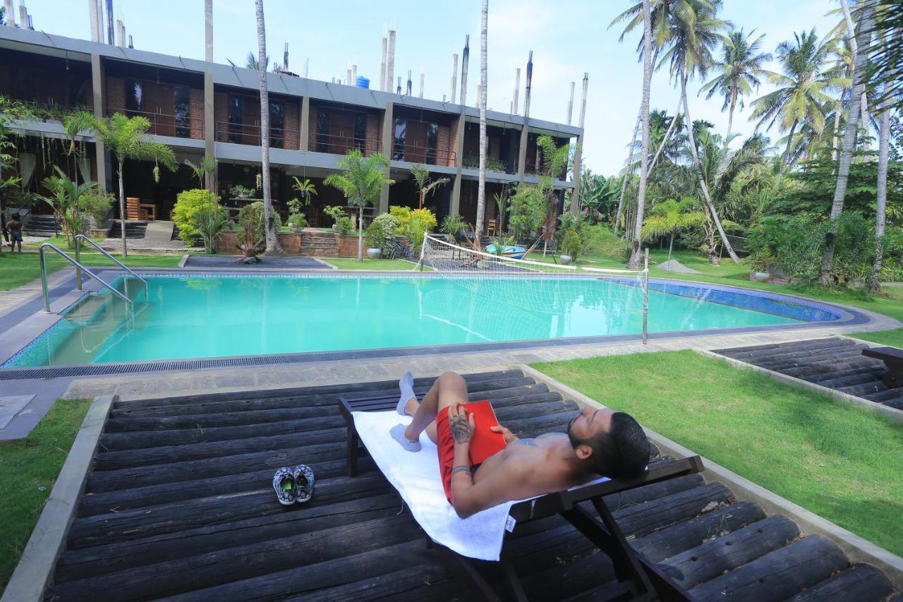 Hotel Riverrina Negombo Exterior foto
