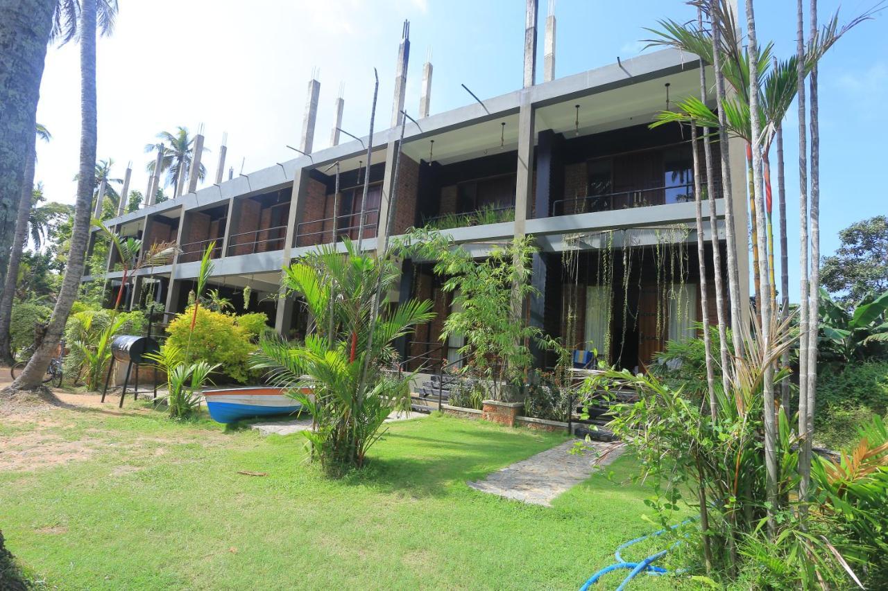 Hotel Riverrina Negombo Exterior foto
