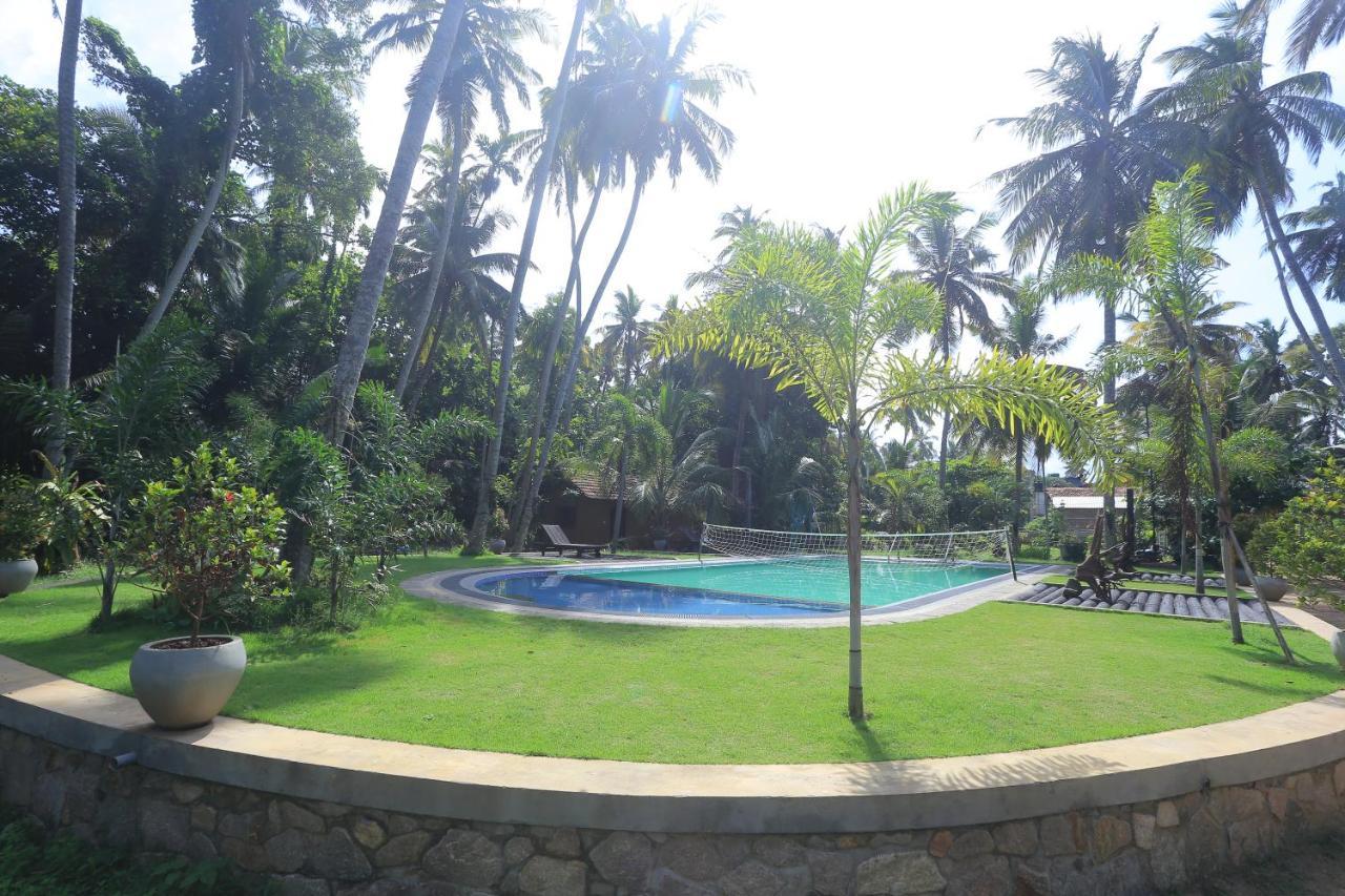Hotel Riverrina Negombo Exterior foto
