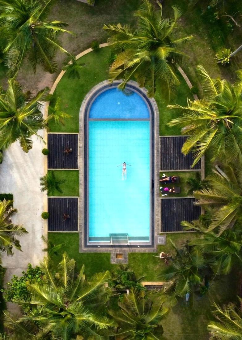 Hotel Riverrina Negombo Exterior foto