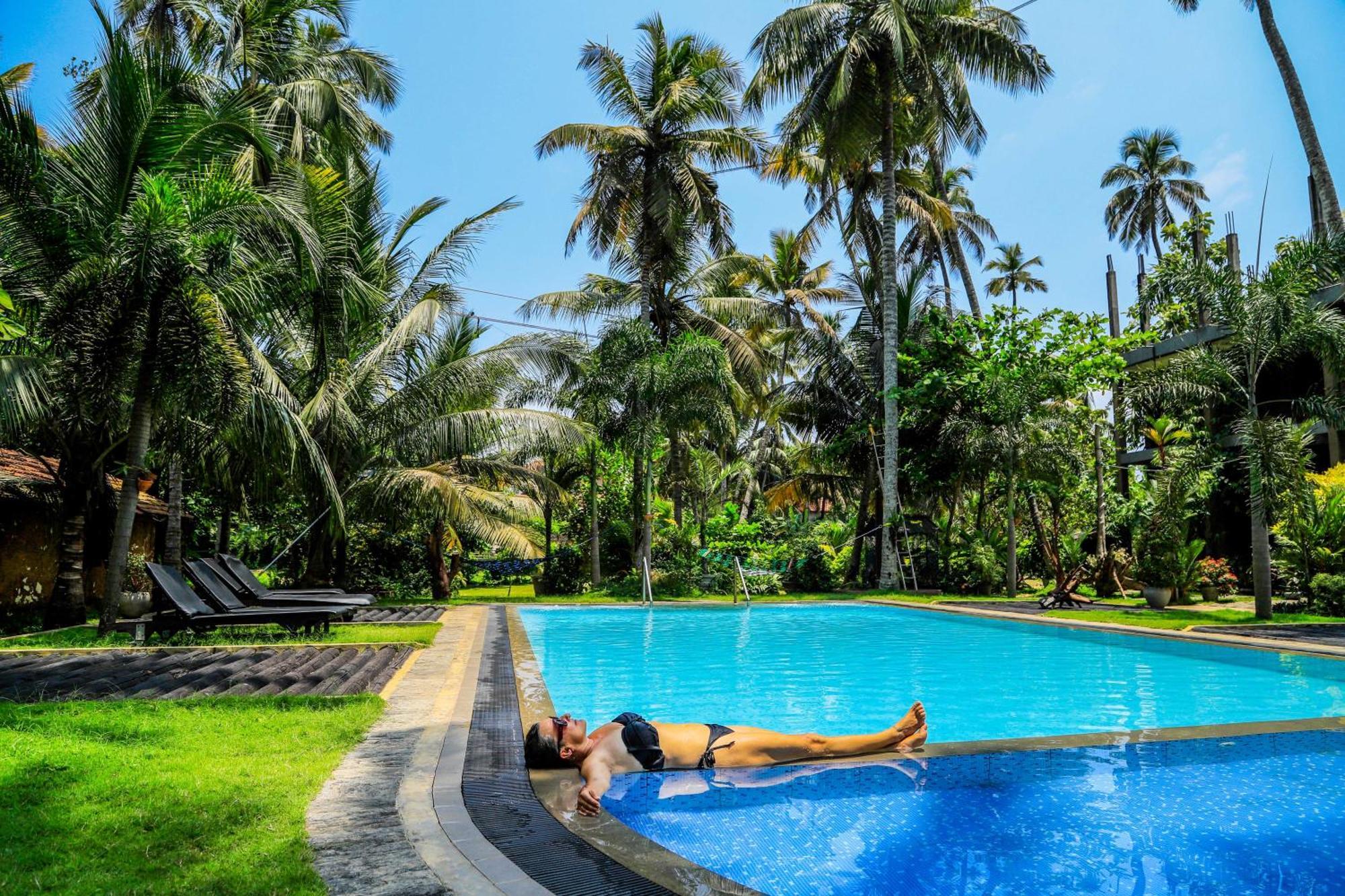 Hotel Riverrina Negombo Exterior foto